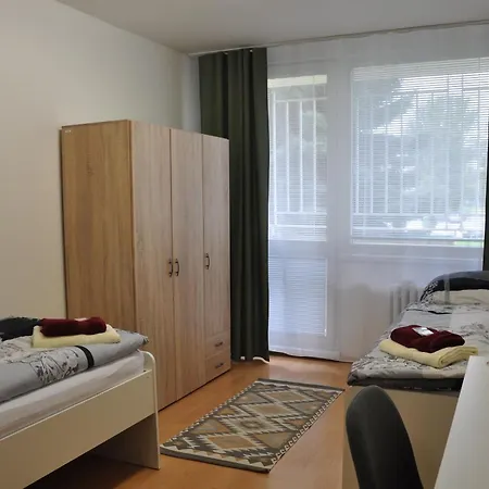 Turisticka Pri Skolskom Internate Medicka 2 Penzión pre hostí *