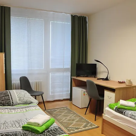 Penzión pre hostí Turisticka Pri Skolskom Internate Medicka 2