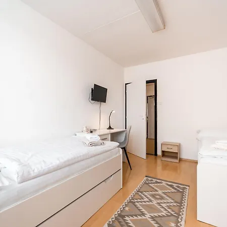 Penzión pre hostí Turisticka Pri Skolskom Internate Medicka 2 *
