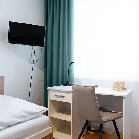 Turisticka Pri Skolskom Internate Medicka 2 *