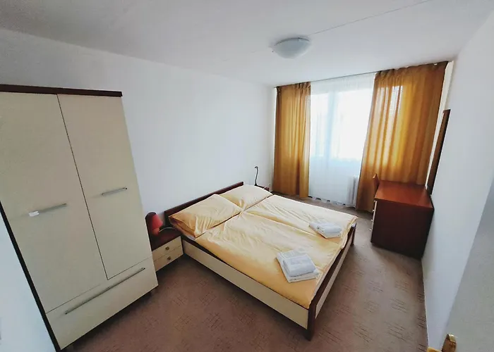 Turisticka Pri Skolskom Internate Medicka 2 Pensjonat Koszyce