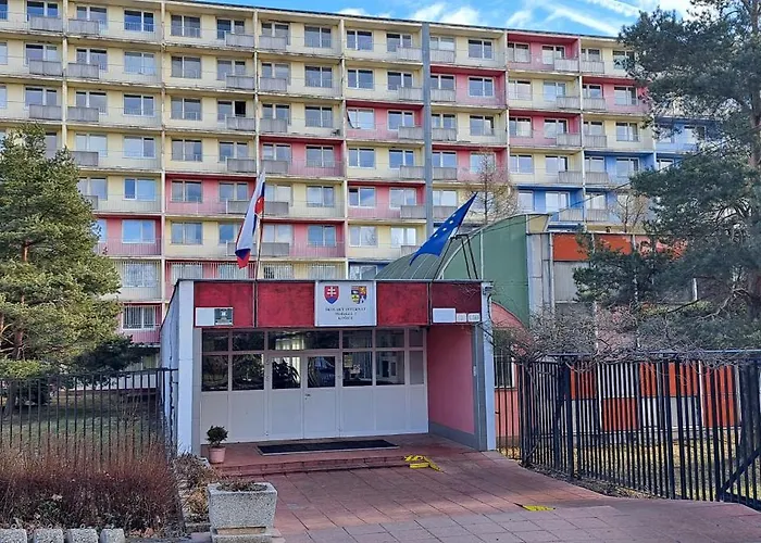 Turistická Ubytovňa Pri školskom Internáte Medická 2 *