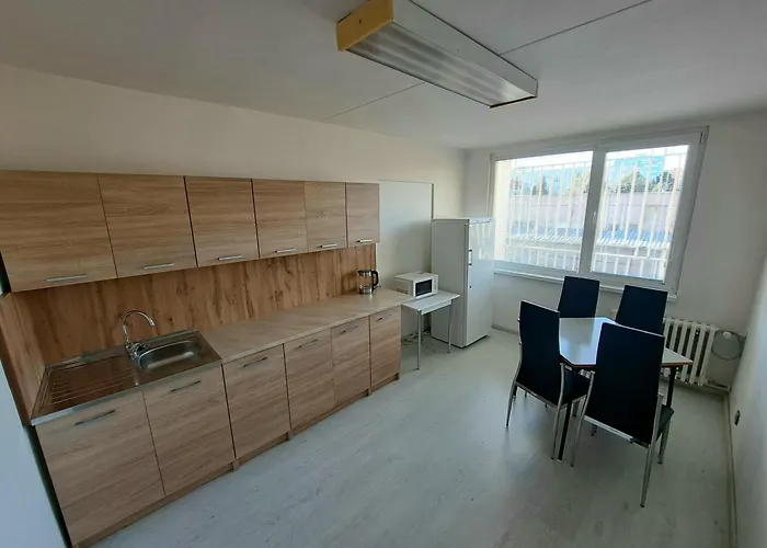 Turisticka Pri Skolskom Internate Medicka 2 Pensjonat *